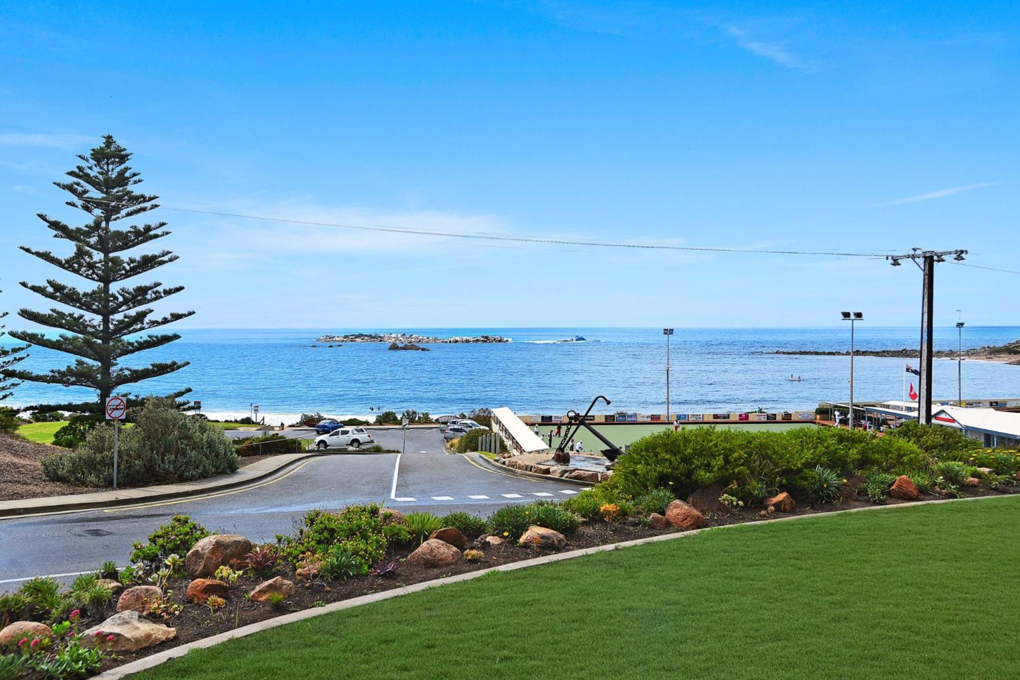 Dolphins Beachfront Apartment No 4 Port Elliot Eksteriør bilde