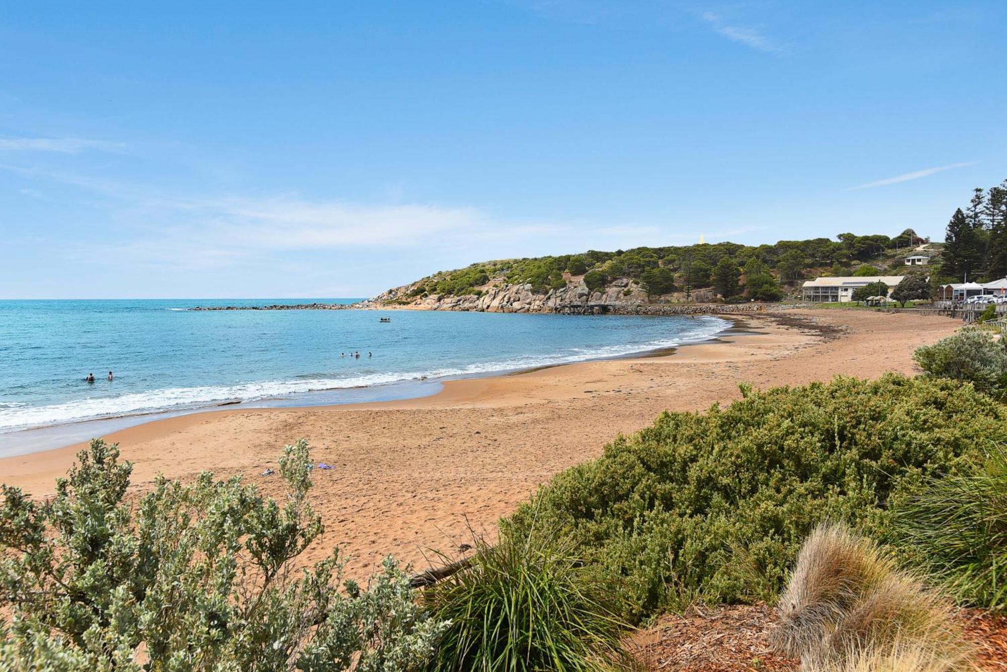 Dolphins Beachfront Apartment No 4 Port Elliot Eksteriør bilde